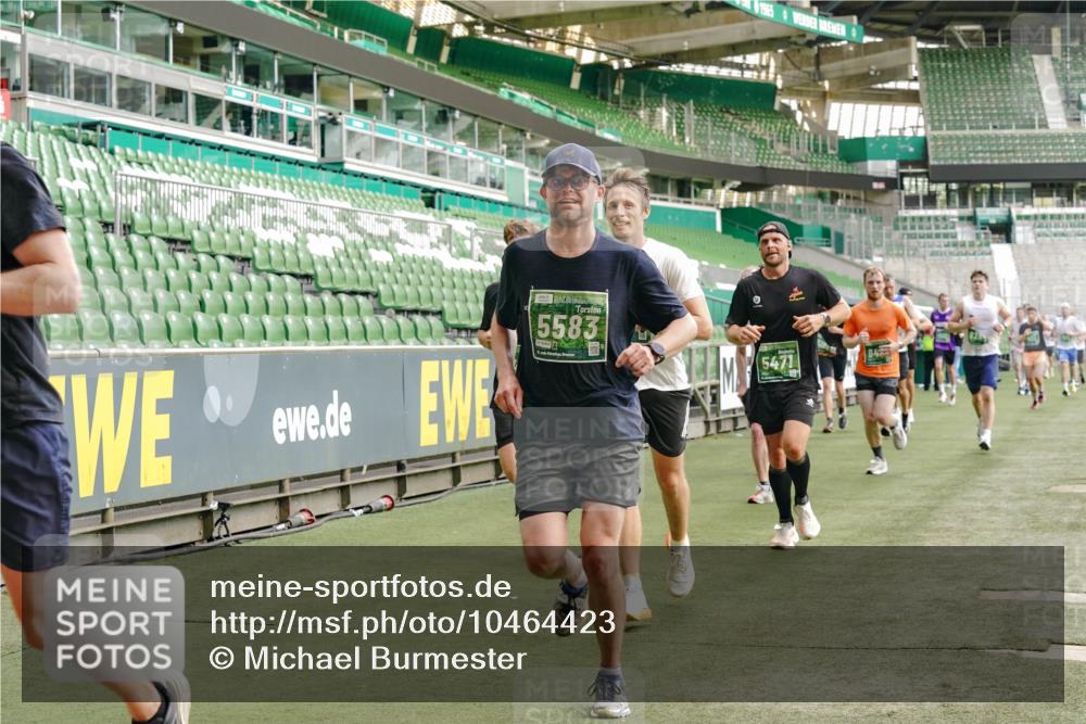 13.09.2026 - 21. swb-Marathon Bremen Michael Burmester http://msf.ph/oto/10464423 13.09.2026 12:56:13 Laufen im Stadion 205, 307, 388, 411, 431, 465, 495, 655, 769, 854, 857, 876, 913, 926, 948, 1058, 1130, 1197, 1390, 1537, 1599, 1601, 1645, 1750, 1972, 2001, 2040, 2122, 2125, 2234, 2251, 2260, 2319, 2383, 2473, 2474, 2535, 2604, 2634, 2640, 2671, 2761, 2812, 2922, 2948, 3057, 3119, 3134, 3175, 3192, 3202, 3246, 3290, 3346, 3348, 3411, 3458, 3508, 3514, 3706, 3716, 3813, 3836, 4135, 4137, 4171, 4413, 4455, 4479, 4733, 5277, 5430, 5530, 6106, 2498, 3085 meine-sportfotos.de