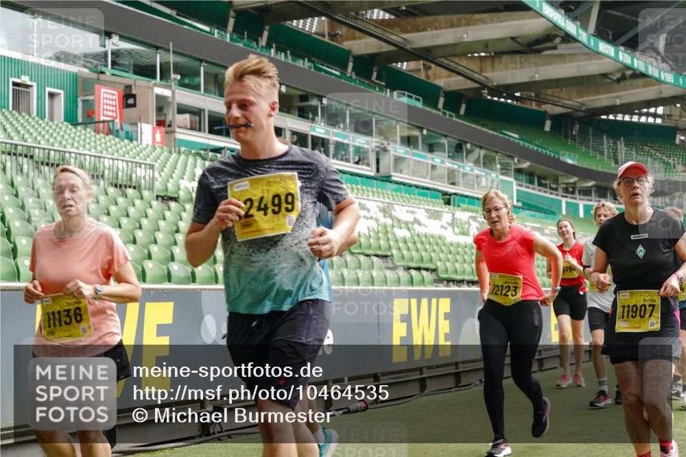 13.09.2026 - 21. swb-Marathon Bremen Michael Burmester http://msf.ph/oto/10464535 13.09.2026 10:35:12 Laufen im Stadion 10093, 10144, 10147, 10152, 10157, 10173, 10175, 10177, 10181, 10182, 10185, 10195, 10240, 10245, 10254, 10306, 10309, 10355, 10356, 10357, 10367, 10368, 10369, 10377, 10409, 10415, 10427, 10460, 10473, 10477, 10485, 10492, 10528, 10559, 10604, 10617, 10636, 10639, 10668, 10669, 10671, 10672, 10677, 10691, 10699, 10700, 10715, 10772, 10828, 10857, 10914, 10928, 11126, 11162, 11343, 11803, 11965, 10146, 10222 meine-sportfotos.de