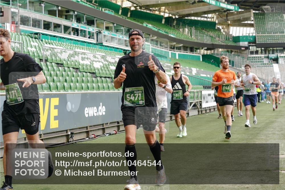 13.09.2026 - 21. swb-Marathon Bremen Michael Burmester http://msf.ph/oto/10464544 13.09.2026 12:56:15 Laufen im Stadion 205, 307, 388, 411, 431, 465, 495, 655, 769, 854, 857, 876, 913, 926, 948, 1058, 1130, 1197, 1390, 1537, 1599, 1601, 1645, 1750, 1972, 2001, 2040, 2122, 2125, 2234, 2251, 2260, 2319, 2383, 2473, 2474, 2535, 2604, 2634, 2640, 2671, 2761, 2812, 2948, 3057, 3078, 3119, 3134, 3175, 3192, 3202, 3246, 3290, 3346, 3348, 3411, 3458, 3508, 3514, 3706, 3716, 3813, 3836, 4135, 4137, 4171, 4413, 4455, 4479, 4733, 5277, 5430, 5530, 6106, 2498, 3085 meine-sportfotos.de