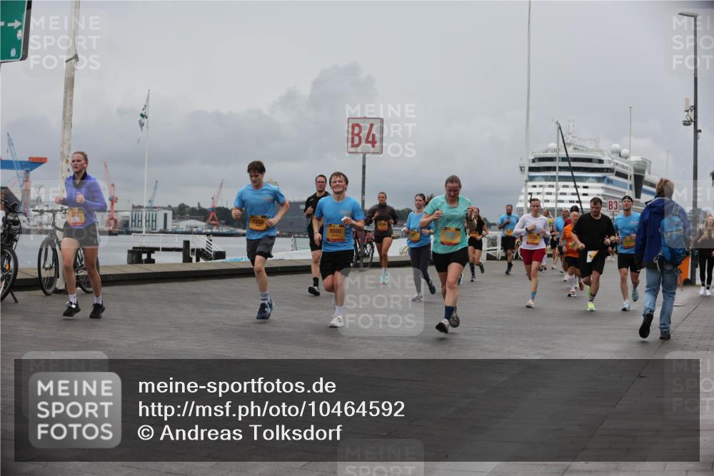 13.09.2026 - Kiel Lauf Andreas Tolksdorf http://msf.ph/oto/10464592 13.09.2026 12:04:59 Kiellinie 377, 1230, 8550, 4, 2335, 3 meine-sportfotos.de