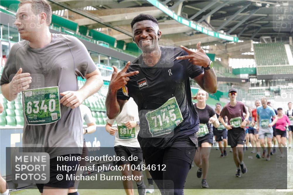 13.09.2026 - 21. swb-Marathon Bremen Michael Burmester http://msf.ph/oto/10464612 13.09.2026 13:13:01 Laufen im Stadion 118, 183, 270, 278, 349, 514, 576, 600, 695, 702, 703, 843, 933, 950, 1005, 1113, 1143, 1226, 1286, 1334, 1426, 1435, 1596, 1641, 1849, 1851, 1936, 1991, 2005, 2035, 2079, 2248, 2264, 2336, 2375, 2377, 2387, 2398, 2426, 2439, 2457, 2461, 2478, 2505, 2612, 2659, 2665, 2673, 2684, 2765, 2773, 2792, 2815, 2816, 2822, 2850, 2860, 2884, 2895, 2907, 2921, 2963, 2966, 2972, 2975, 2976, 3016, 3027, 3079, 3143, 3155, 3209, 3253, 3277, 3293, 3308, 3313, 3328, 3349, 3434 meine-sportfotos.de