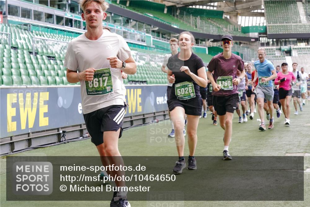 13.09.2026 - 21. swb-Marathon Bremen Michael Burmester http://msf.ph/oto/10464650 13.09.2026 13:13:02 Laufen im Stadion 118, 183, 270, 278, 349, 514, 576, 600, 695, 702, 703, 843, 933, 950, 1005, 1113, 1143, 1226, 1286, 1334, 1426, 1435, 1596, 1641, 1849, 1851, 1936, 1991, 2005, 2035, 2079, 2248, 2264, 2336, 2375, 2377, 2387, 2398, 2426, 2439, 2457, 2461, 2478, 2505, 2612, 2659, 2665, 2673, 2684, 2693, 2765, 2773, 2792, 2815, 2816, 2822, 2850, 2860, 2884, 2895, 2921, 2963, 2966, 2972, 2975, 3016, 3027, 3079, 3111, 3143, 3155, 3209, 3253, 3277, 3293, 3304, 3308, 3313, 3328, 3349, 3434 meine-sportfotos.de