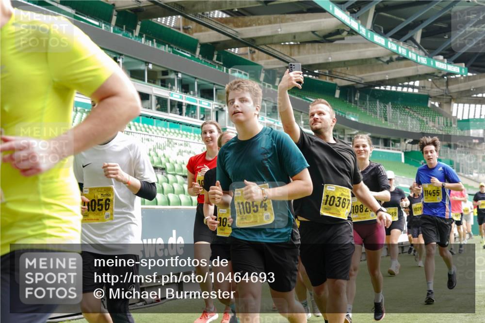 13.09.2026 - 21. swb-Marathon Bremen Michael Burmester http://msf.ph/oto/10464693 13.09.2026 10:35:15 Laufen im Stadion 10093, 10144, 10147, 10152, 10157, 10173, 10175, 10177, 10181, 10182, 10185, 10195, 10240, 10245, 10254, 10306, 10309, 10355, 10356, 10357, 10367, 10368, 10369, 10377, 10409, 10415, 10427, 10460, 10473, 10477, 10485, 10492, 10528, 10559, 10604, 10617, 10636, 10639, 10668, 10669, 10671, 10672, 10677, 10699, 10700, 10715, 10828, 10857, 10914, 10928, 11126, 11162, 11343, 11803, 11965, 10146, 10222 meine-sportfotos.de