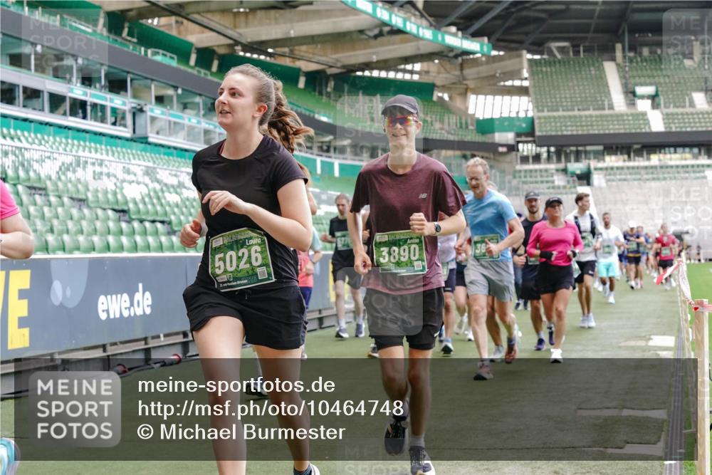13.09.2026 - 21. swb-Marathon Bremen Michael Burmester http://msf.ph/oto/10464748 13.09.2026 13:13:03 Laufen im Stadion 118, 183, 270, 278, 349, 514, 576, 600, 695, 702, 703, 843, 933, 950, 1005, 1113, 1143, 1226, 1286, 1334, 1426, 1435, 1596, 1641, 1849, 1851, 1936, 1991, 2005, 2035, 2079, 2248, 2264, 2336, 2375, 2377, 2387, 2398, 2426, 2439, 2457, 2461, 2478, 2505, 2612, 2659, 2665, 2673, 2684, 2693, 2765, 2773, 2792, 2815, 2816, 2822, 2850, 2860, 2884, 2895, 2921, 2963, 2966, 2972, 2975, 3016, 3027, 3079, 3111, 3143, 3155, 3209, 3253, 3277, 3293, 3304, 3308, 3313, 3328, 3349, 3434 meine-sportfotos.de