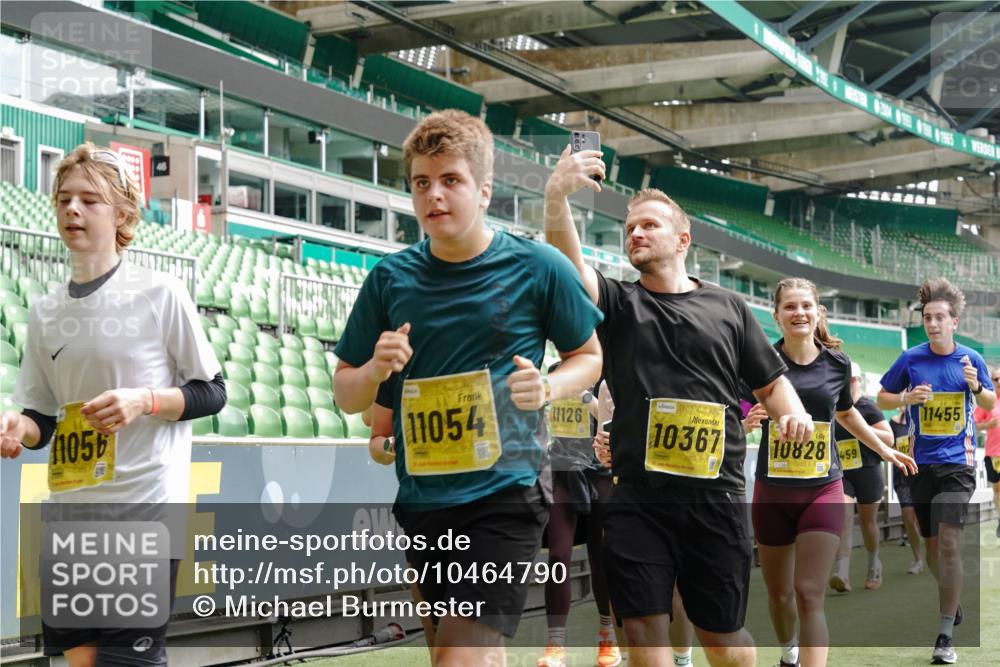 13.09.2026 - 21. swb-Marathon Bremen Michael Burmester http://msf.ph/oto/10464790 13.09.2026 10:35:16 Laufen im Stadion 10093, 10144, 10147, 10152, 10157, 10173, 10175, 10177, 10181, 10182, 10185, 10195, 10240, 10245, 10254, 10263, 10306, 10309, 10355, 10356, 10357, 10367, 10368, 10369, 10377, 10409, 10415, 10427, 10460, 10473, 10477, 10481, 10485, 10492, 10528, 10559, 10604, 10617, 10636, 10639, 10668, 10669, 10671, 10672, 10677, 10699, 10700, 10715, 10828, 10857, 10914, 10928, 11126, 11162, 11343, 11803, 11965, 10146, 10222 meine-sportfotos.de