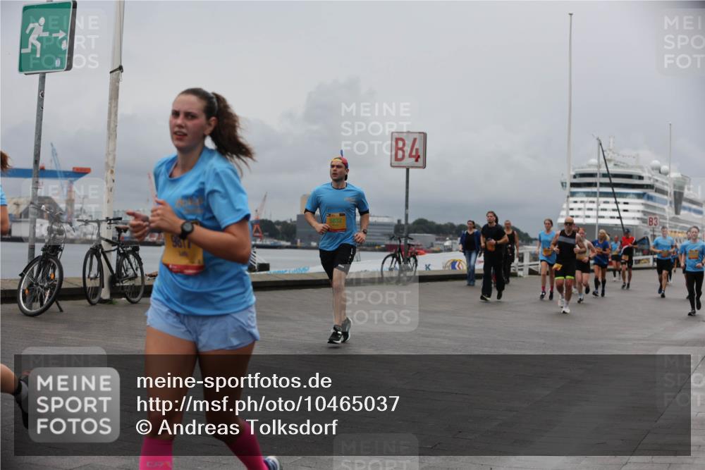 13.09.2026 - Kiel Lauf Andreas Tolksdorf http://msf.ph/oto/10465037 13.09.2026 12:05:39 Kiellinie 9817, 5832, 4, 3 meine-sportfotos.de
