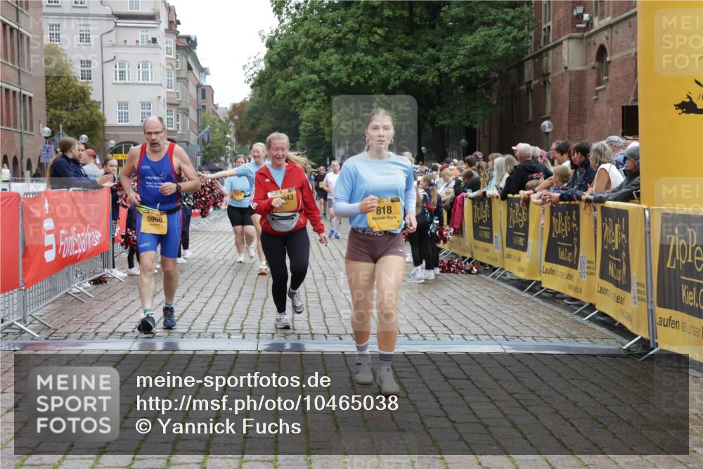 13.09.2026 - Kiel Lauf Yannick Fuchs http://msf.ph/oto/10465038 13.09.2026 09:57:42 Ziel 818, 1296, 2406, 3317, 3427, 4567, 4808, 6735, 7358, 7359, 8853, 9998, 10943, 130, 1122, 2486, 3114, 4097, 4567, 4568, 4631, 5776, 6173, 6243, 6735, 6932, 7786, 8103, 8113, 11014, 11042, 11095, 11245, 12507, 5688, 6253, 8352, 130, 4568, 4631, 5468, 11042, 12580 meine-sportfotos.de