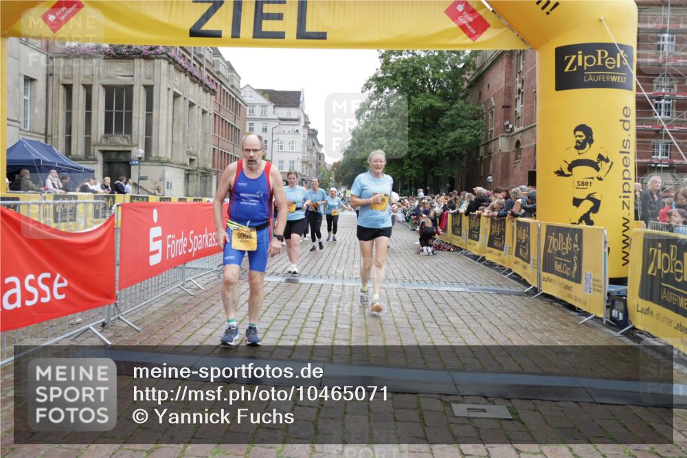 13.09.2026 - Kiel Lauf Yannick Fuchs http://msf.ph/oto/10465071 13.09.2026 09:57:45 Ziel 818, 1296, 2406, 3317, 4808, 8853, 9998, 10943, 130, 1122, 2486, 3114, 3427, 4097, 4567, 4568, 4631, 5776, 6173, 6243, 6735, 6932, 7358, 7359, 7786, 8103, 8113, 11014, 11095, 11245, 12507, 5688, 6253, 8352, 130, 4568, 4631, 5468, 11042 meine-sportfotos.de