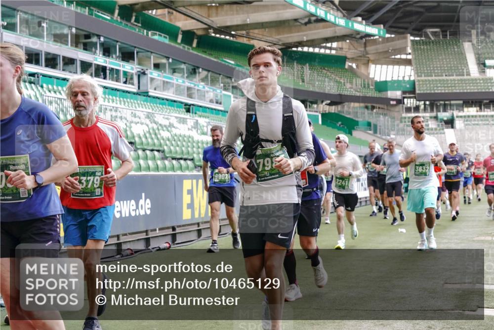 13.09.2026 - 21. swb-Marathon Bremen Michael Burmester http://msf.ph/oto/10465129 13.09.2026 13:13:08 Laufen im Stadion 118, 183, 270, 278, 349, 514, 576, 600, 631, 695, 702, 843, 933, 950, 1005, 1113, 1143, 1226, 1286, 1334, 1426, 1435, 1596, 1641, 1849, 1851, 1991, 2005, 2035, 2079, 2248, 2264, 2336, 2375, 2377, 2387, 2398, 2426, 2439, 2457, 2461, 2478, 2505, 2540, 2612, 2659, 2665, 2673, 2684, 2693, 2765, 2773, 2792, 2815, 2816, 2822, 2850, 2860, 2884, 2895, 2921, 2963, 2966, 2972, 2975, 3016, 3027, 3079, 3111, 3143, 3155, 3209, 3253, 3277, 3293, 3304, 3308, 3313, 3349, 3434 meine-sportfotos.de