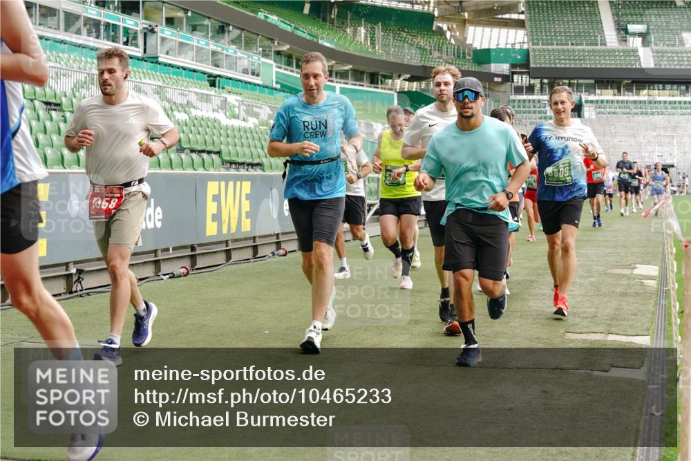 13.09.2026 - 21. swb-Marathon Bremen Michael Burmester http://msf.ph/oto/10465233 13.09.2026 12:56:28 Laufen im Stadion 205, 307, 388, 411, 431, 465, 655, 769, 854, 857, 876, 913, 926, 948, 1058, 1130, 1197, 1537, 1601, 1645, 1750, 1809, 1900, 1972, 2001, 2040, 2051, 2075, 2122, 2251, 2260, 2319, 2473, 2493, 2535, 2604, 2634, 2640, 2671, 2761, 2812, 2948, 3057, 3078, 3119, 3192, 3202, 3246, 3290, 3348, 3411, 3450, 3458, 3508, 3514, 3634, 3706, 3716, 3760, 3813, 3836, 4135, 4137, 4171, 4316, 4413, 4455, 4479, 4733, 5277, 5430, 5530, 6106, 2498, 3085 meine-sportfotos.de