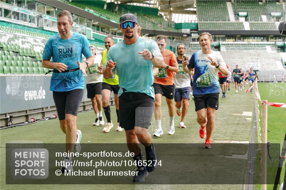 13.09.2026 - 21. swb-Marathon Bremen Michael Burmester http://msf.ph/oto/10465274 13.09.2026 12:56:29 Laufen im Stadion 205, 307, 388, 411, 431, 465, 655, 769, 854, 857, 876, 913, 926, 948, 1058, 1130, 1197, 1537, 1601, 1645, 1750, 1809, 1900, 1972, 2001, 2040, 2051, 2075, 2122, 2251, 2260, 2319, 2473, 2493, 2535, 2604, 2634, 2640, 2671, 2761, 2812, 2948, 3057, 3078, 3119, 3192, 3202, 3290, 3348, 3411, 3450, 3458, 3508, 3514, 3634, 3706, 3716, 3760, 3813, 3836, 4135, 4137, 4171, 4316, 4413, 4455, 4479, 4733, 5277, 5430, 5530, 6106, 2498, 3085 meine-sportfotos.de