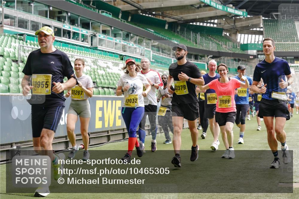 13.09.2026 - 21. swb-Marathon Bremen Michael Burmester http://msf.ph/oto/10465305 13.09.2026 10:35:24 Laufen im Stadion 10093, 10144, 10147, 10152, 10157, 10173, 10175, 10177, 10181, 10182, 10185, 10187, 10195, 10240, 10245, 10254, 10263, 10272, 10275, 10306, 10309, 10356, 10357, 10367, 10368, 10369, 10377, 10409, 10415, 10427, 10439, 10460, 10473, 10477, 10481, 10485, 10492, 10528, 10559, 10560, 10617, 10636, 10639, 10668, 10669, 10671, 10672, 10677, 10700, 10715, 10828, 10857, 10914, 10928, 11126, 11162, 11343, 11803, 11965, 10146, 10222 meine-sportfotos.de