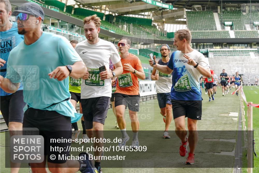 13.09.2026 - 21. swb-Marathon Bremen Michael Burmester http://msf.ph/oto/10465309 13.09.2026 12:56:29 Laufen im Stadion 205, 307, 388, 411, 431, 465, 655, 769, 854, 857, 876, 913, 926, 948, 1058, 1130, 1197, 1537, 1601, 1645, 1750, 1809, 1900, 1972, 2001, 2040, 2051, 2075, 2122, 2251, 2260, 2319, 2473, 2493, 2535, 2604, 2634, 2640, 2671, 2761, 2812, 2948, 3057, 3078, 3119, 3192, 3202, 3290, 3348, 3411, 3450, 3458, 3508, 3514, 3634, 3706, 3716, 3760, 3813, 3836, 4135, 4137, 4171, 4316, 4413, 4455, 4479, 4733, 5277, 5430, 5530, 6106, 2498, 3085 meine-sportfotos.de