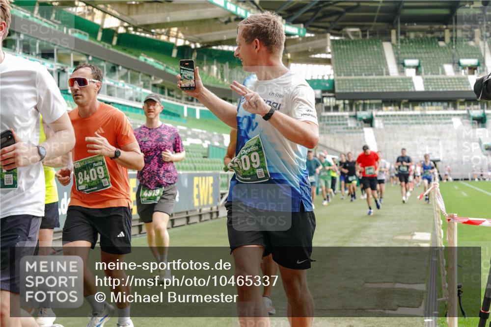 13.09.2026 - 21. swb-Marathon Bremen Michael Burmester http://msf.ph/oto/10465337 13.09.2026 12:56:30 Laufen im Stadion 205, 307, 388, 411, 431, 465, 655, 769, 854, 857, 876, 913, 926, 948, 1058, 1130, 1197, 1537, 1601, 1645, 1750, 1809, 1900, 1972, 2001, 2040, 2051, 2075, 2122, 2251, 2260, 2319, 2473, 2493, 2535, 2604, 2634, 2640, 2671, 2761, 2812, 2948, 3057, 3078, 3119, 3192, 3202, 3290, 3348, 3411, 3450, 3458, 3508, 3514, 3634, 3706, 3716, 3760, 3813, 3836, 4135, 4137, 4171, 4316, 4319, 4413, 4455, 4479, 4733, 5277, 5430, 5530, 6106, 2498, 3085 meine-sportfotos.de