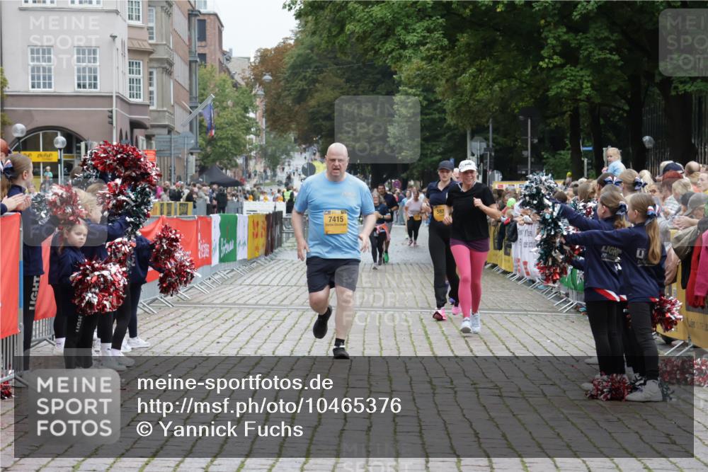 13.09.2026 - Kiel Lauf Yannick Fuchs http://msf.ph/oto/10465376 13.09.2026 09:58:31 Ziel 2103, 5872, 7415, 9087, 12561, 2014, 3279, 3302, 5524, 5738, 6253, 9087, 269, 3458, 6249, 10325, 10326, 10564, 11463, 5688, 8352 meine-sportfotos.de