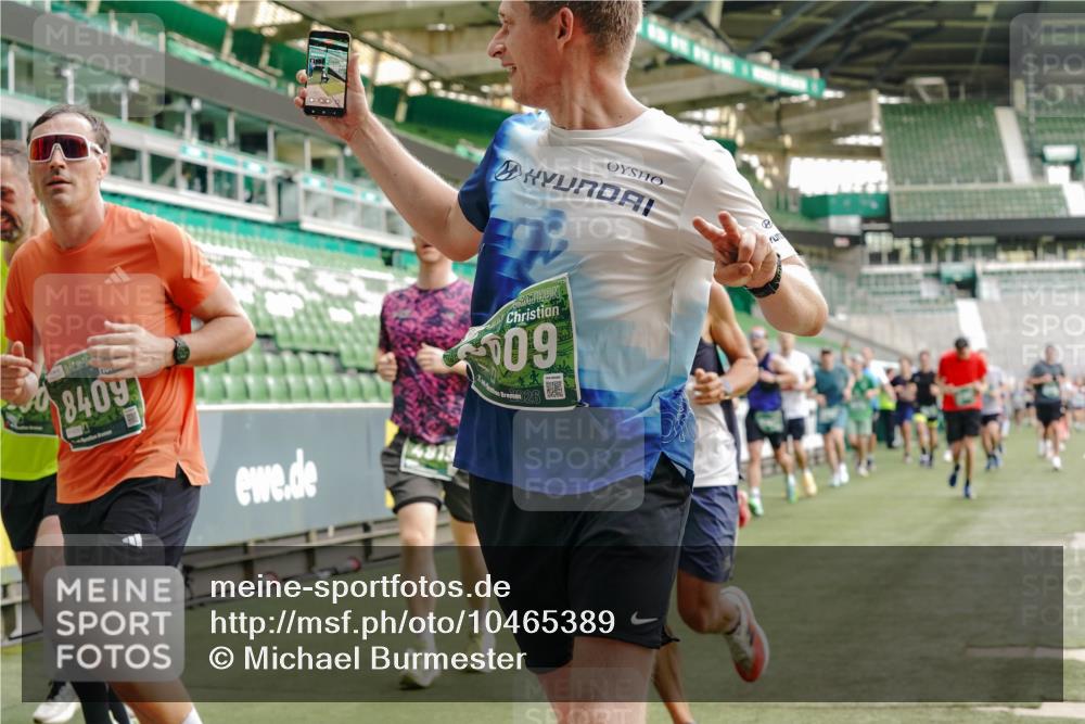 13.09.2026 - 21. swb-Marathon Bremen Michael Burmester http://msf.ph/oto/10465389 13.09.2026 12:56:31 Laufen im Stadion 205, 307, 388, 411, 431, 465, 655, 769, 776, 854, 857, 876, 913, 926, 948, 1058, 1130, 1197, 1537, 1601, 1645, 1750, 1809, 1900, 1972, 2001, 2040, 2051, 2075, 2122, 2251, 2260, 2319, 2473, 2493, 2535, 2604, 2634, 2640, 2671, 2761, 2812, 2904, 2948, 3057, 3078, 3119, 3192, 3202, 3290, 3348, 3411, 3450, 3458, 3508, 3514, 3634, 3706, 3716, 3760, 3813, 3836, 3939, 4135, 4137, 4171, 4316, 4319, 4413, 4455, 4479, 4733, 5277, 5430, 5530, 6106, 2498, 3085 meine-sportfotos.de
