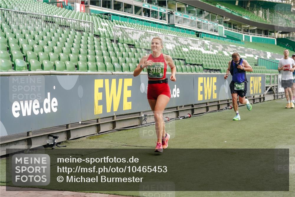 13.09.2026 - 21. swb-Marathon Bremen Michael Burmester http://msf.ph/oto/10465453 13.09.2026 12:56:33 Laufen im Stadion 205, 307, 388, 411, 431, 465, 655, 769, 776, 854, 857, 876, 913, 926, 948, 1058, 1130, 1254, 1537, 1601, 1645, 1750, 1809, 1900, 1972, 2001, 2040, 2051, 2075, 2122, 2251, 2260, 2319, 2402, 2473, 2493, 2535, 2604, 2634, 2640, 2671, 2761, 2812, 2904, 2948, 3057, 3078, 3119, 3192, 3202, 3290, 3348, 3411, 3450, 3458, 3508, 3514, 3634, 3706, 3716, 3760, 3813, 3836, 3939, 4135, 4137, 4171, 4316, 4319, 4413, 4455, 4479, 4733, 5277, 5430, 5530, 6106, 2498, 3085 meine-sportfotos.de
