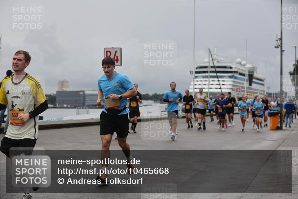 13.09.2026 - Kiel Lauf Andreas Tolksdorf http://msf.ph/oto/10465668 13.09.2026 12:06:37 Kiellinie 38, 552, 4, 3 meine-sportfotos.de