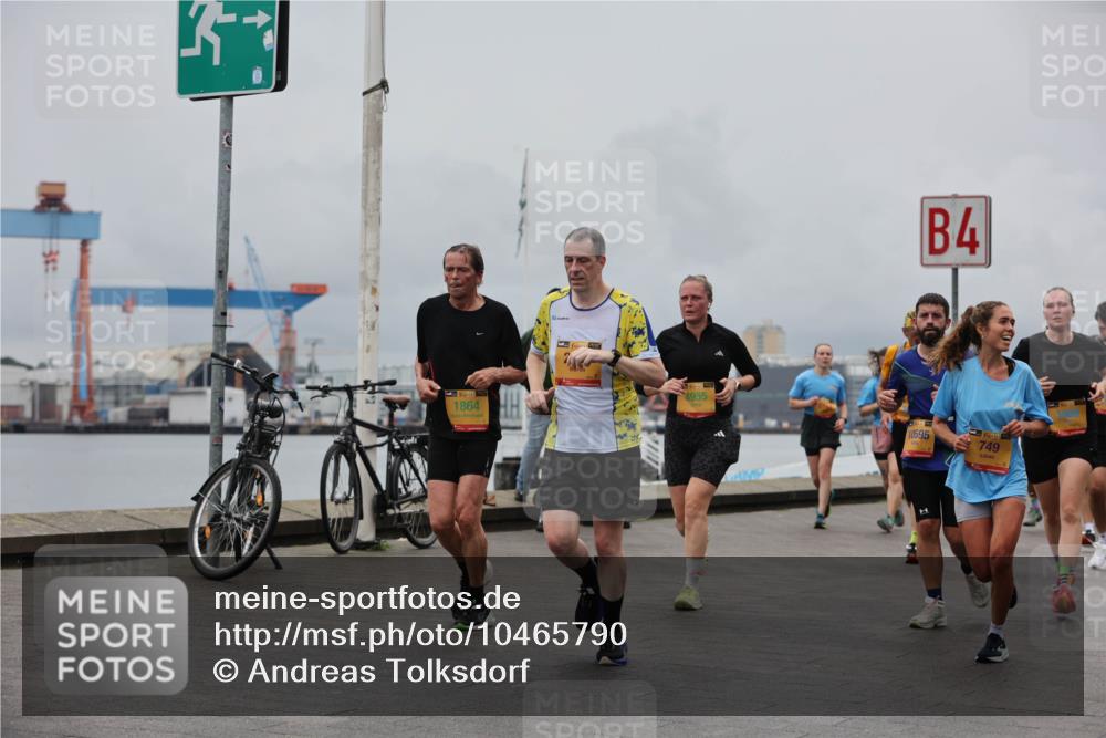 13.09.2026 - Kiel Lauf Andreas Tolksdorf http://msf.ph/oto/10465790 13.09.2026 12:06:45 Kiellinie 39, 1864, 4, 4955, 10595, 139, 749 meine-sportfotos.de