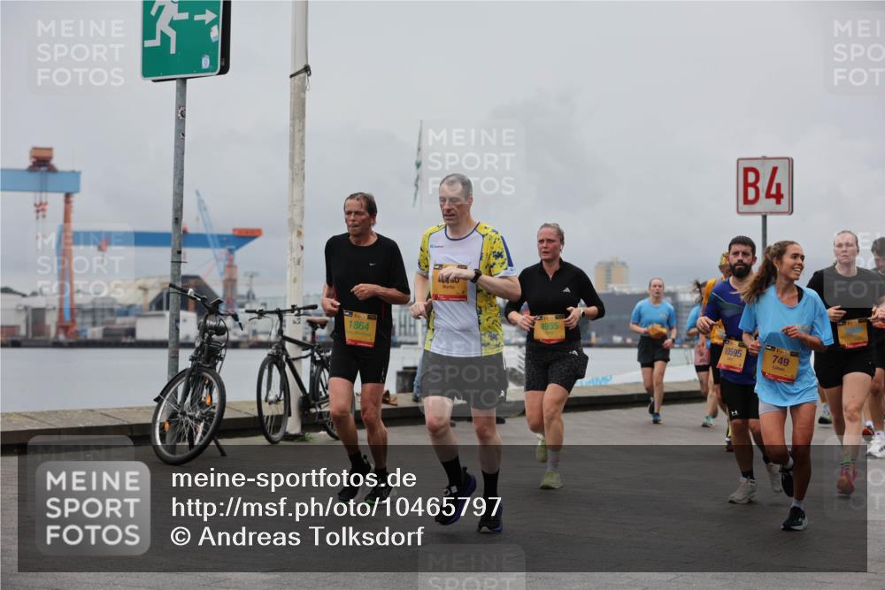 13.09.2026 - Kiel Lauf Andreas Tolksdorf http://msf.ph/oto/10465797 13.09.2026 12:06:45 Kiellinie 38, 1864, 4955, 4, 10595, 749 meine-sportfotos.de