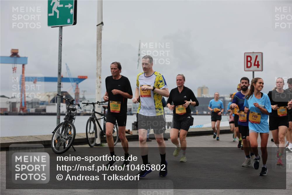 13.09.2026 - Kiel Lauf Andreas Tolksdorf http://msf.ph/oto/10465802 13.09.2026 12:06:45 Kiellinie 34, 1864, 4, 4955, 10595, 39, 749 meine-sportfotos.de