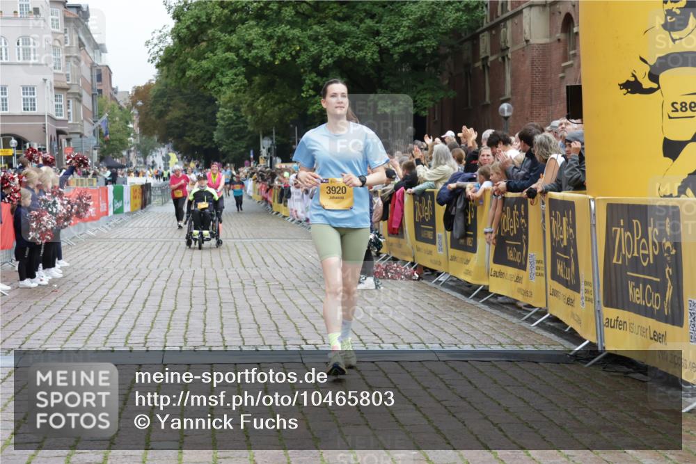 13.09.2026 - Kiel Lauf Yannick Fuchs http://msf.ph/oto/10465803 13.09.2026 09:59:08 Ziel 3920, 5489, 6956, 10030, 269, 2103, 3458, 5872, 6148, 6249, 6956, 7399, 10325, 10326, 10564, 11463, 225, 2967, 6306, 10357, 11828, 2103, 5872, 7415 meine-sportfotos.de