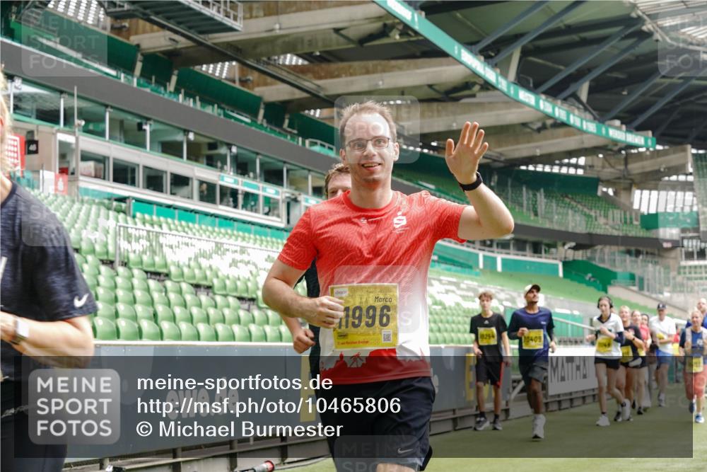 13.09.2026 - 21. swb-Marathon Bremen Michael Burmester http://msf.ph/oto/10465806 13.09.2026 10:35:29 Laufen im Stadion 10093, 10144, 10147, 10152, 10157, 10173, 10175, 10177, 10181, 10182, 10185, 10187, 10195, 10240, 10245, 10254, 10263, 10272, 10275, 10291, 10306, 10309, 10356, 10357, 10367, 10368, 10369, 10377, 10409, 10415, 10420, 10427, 10439, 10460, 10473, 10477, 10481, 10485, 10492, 10528, 10559, 10560, 10617, 10636, 10639, 10669, 10671, 10672, 10677, 10700, 10715, 10828, 10857, 10914, 10928, 11126, 11162, 11343, 11803, 11965, 10146, 10222 meine-sportfotos.de