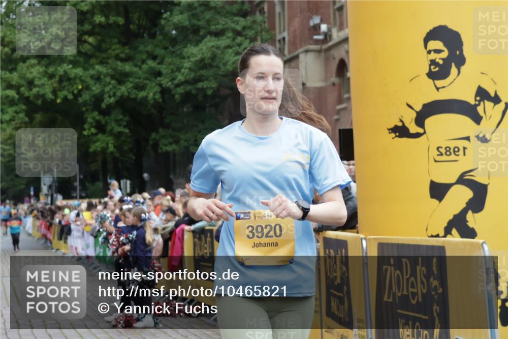 13.09.2026 - Kiel Lauf Yannick Fuchs http://msf.ph/oto/10465821 13.09.2026 09:59:09 Ziel 3920, 5489, 10030, 269, 2103, 3458, 5872, 6148, 6249, 6956, 7399, 10030, 10325, 10326, 10564, 11463, 225, 2967, 6306, 10357, 11828, 2103, 5872, 7415 meine-sportfotos.de
