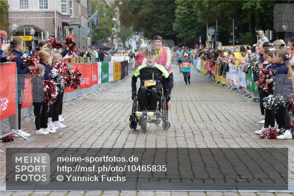 13.09.2026 - Kiel Lauf Yannick Fuchs http://msf.ph/oto/10465835 13.09.2026 09:59:11 Ziel 225, 3920, 5489, 11828, 269, 3458, 5872, 6148, 6249, 6956, 7399, 10030, 10325, 10326, 10564, 11463, 2967, 6306, 10357, 2103, 5872, 7415, 11463 meine-sportfotos.de
