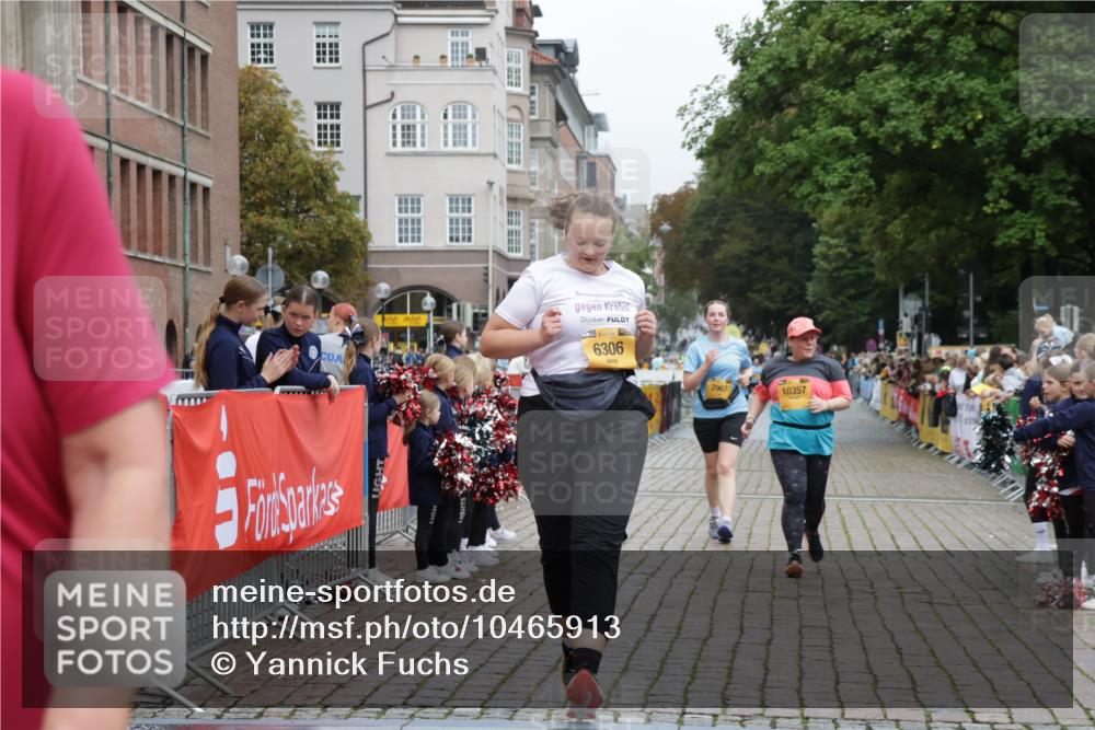 13.09.2026 - Kiel Lauf Yannick Fuchs http://msf.ph/oto/10465913 13.09.2026 09:59:24 Ziel 225, 2967, 6306, 10357, 11828, 3458, 3920, 5489, 6148, 6956, 7399, 10030, 10325, 10326, 9332, 269, 3458, 6249, 10325, 10326, 10564 meine-sportfotos.de