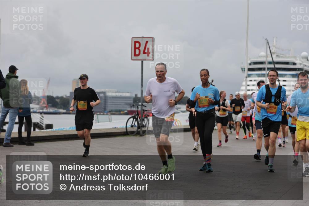 13.09.2026 - Kiel Lauf Andreas Tolksdorf http://msf.ph/oto/10466001 13.09.2026 12:06:52 Kiellinie 10880, 4, 8740, 0978, 734 meine-sportfotos.de