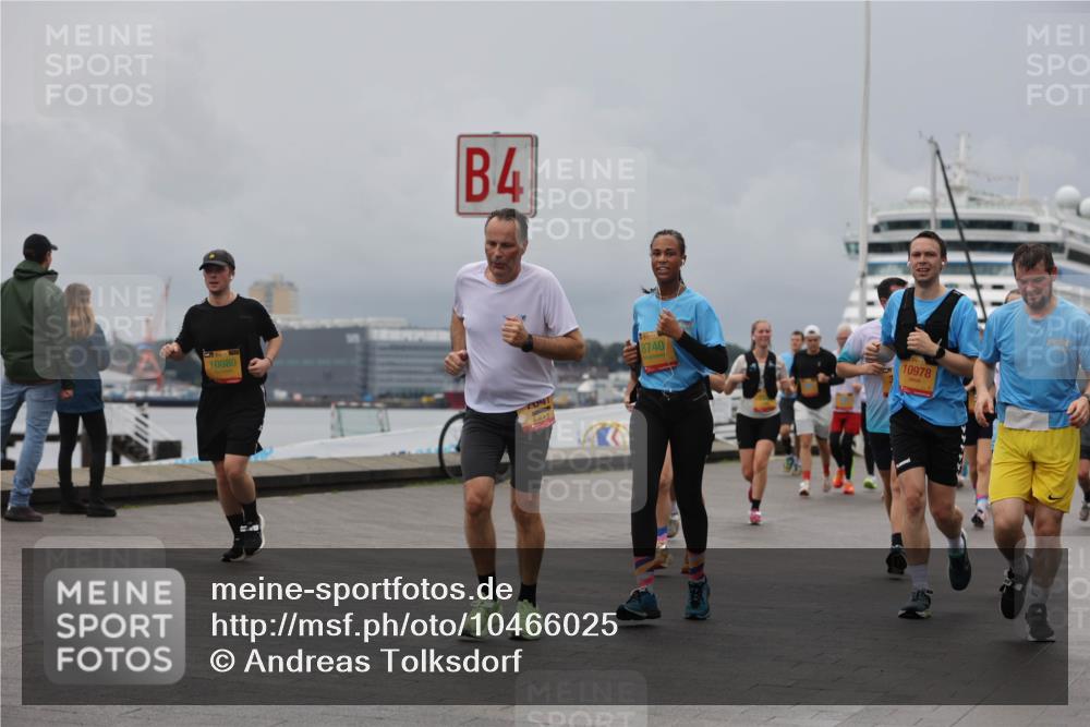 13.09.2026 - Kiel Lauf Andreas Tolksdorf http://msf.ph/oto/10466025 13.09.2026 12:06:52 Kiellinie 10880, 4, 7041, 4, 38, 8740, 10978 meine-sportfotos.de