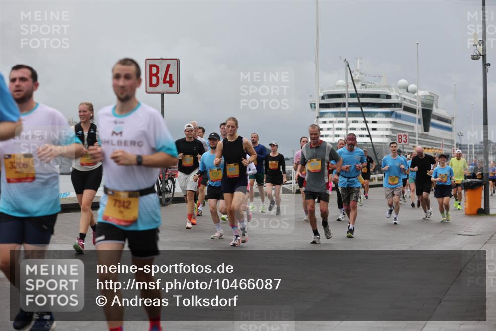 13.09.2026 - Kiel Lauf Andreas Tolksdorf http://msf.ph/oto/10466087 13.09.2026 12:06:56 Kiellinie 3206, 7342, 4, 2723, 3 meine-sportfotos.de