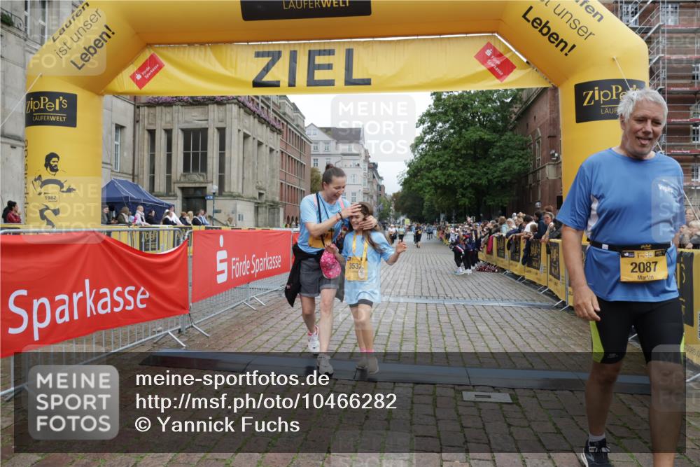 13.09.2026 - Kiel Lauf Yannick Fuchs http://msf.ph/oto/10466282 13.09.2026 10:00:26 Ziel 2087, 3531, 2252, 7512, 8828, 10473, 1396, 1566, 6137, 6430, 10169, 2252, 7339, 7512, 11456 meine-sportfotos.de