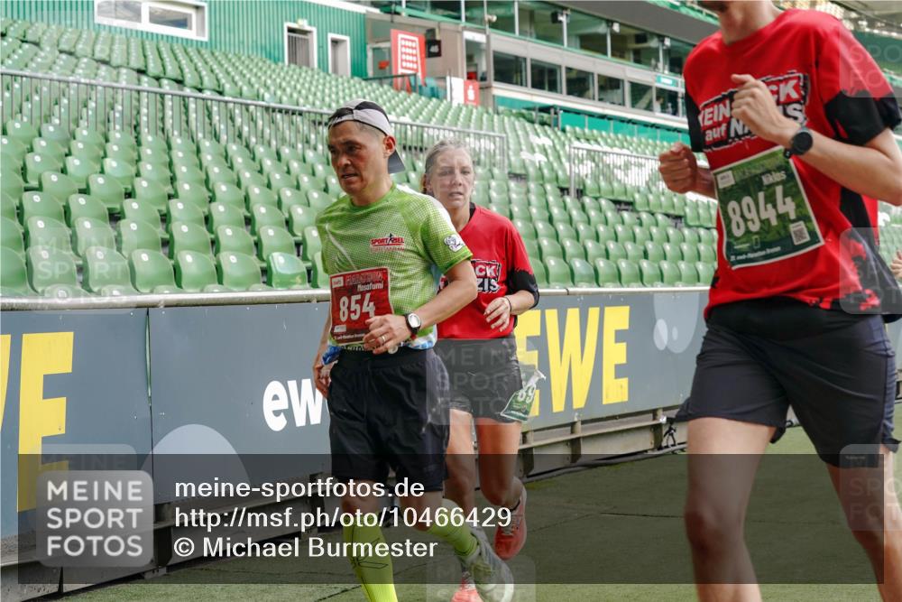 13.09.2026 - 21. swb-Marathon Bremen Michael Burmester http://msf.ph/oto/10466429 13.09.2026 12:56:53 Laufen im Stadion 307, 334, 411, 431, 465, 655, 769, 776, 854, 857, 876, 913, 926, 948, 1010, 1058, 1130, 1254, 1537, 1601, 1645, 1750, 1809, 1900, 1972, 2001, 2040, 2051, 2075, 2122, 2260, 2319, 2324, 2402, 2473, 2493, 2535, 2604, 2634, 2640, 2671, 2761, 2812, 2904, 2948, 3051, 3057, 3078, 3119, 3192, 3202, 3290, 3348, 3411, 3450, 3458, 3508, 3514, 3634, 3685, 3690, 3760, 3813, 3866, 3939, 4101, 4135, 4171, 4316, 4319, 4413, 4455, 4479, 4733, 5277, 5430, 5530, 2498, 3085 meine-sportfotos.de