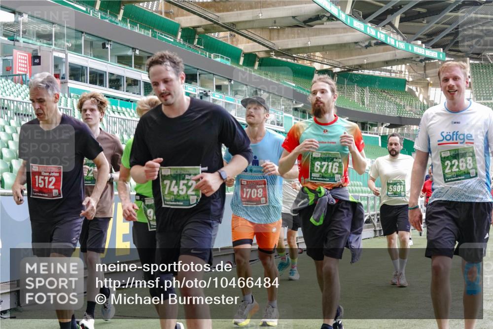 13.09.2026 - 21. swb-Marathon Bremen Michael Burmester http://msf.ph/oto/10466484 13.09.2026 13:13:27 Laufen im Stadion 118, 183, 270, 278, 349, 460, 514, 576, 600, 631, 695, 702, 933, 950, 1005, 1143, 1226, 1286, 1334, 1392, 1408, 1426, 1573, 1596, 1641, 1991, 2005, 2024, 2035, 2079, 2233, 2264, 2336, 2377, 2387, 2398, 2412, 2439, 2457, 2461, 2478, 2505, 2521, 2540, 2564, 2612, 2665, 2684, 2693, 2765, 2773, 2792, 2815, 2816, 2860, 2884, 2895, 2921, 2963, 2966, 2972, 2975, 3016, 3111, 3143, 3155, 3209, 3253, 3277, 3293, 3304, 3308, 3313, 3378, 3405, 3428, 3434, 3653, 3661 meine-sportfotos.de