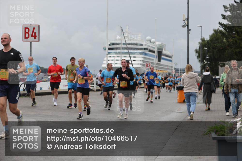 13.09.2026 - Kiel Lauf Andreas Tolksdorf http://msf.ph/oto/10466517 13.09.2026 12:07:14 Kiellinie 3472, 6117, 4716, 3128, 3 meine-sportfotos.de