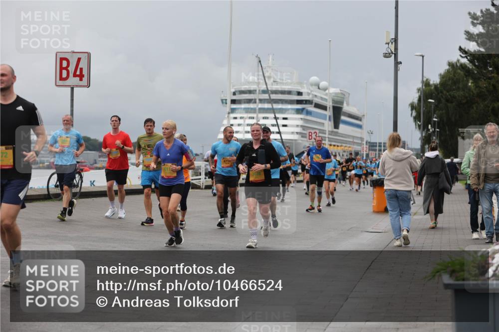 13.09.2026 - Kiel Lauf Andreas Tolksdorf http://msf.ph/oto/10466524 13.09.2026 12:07:14 Kiellinie 72, 4, 4716, 3128, 3 meine-sportfotos.de