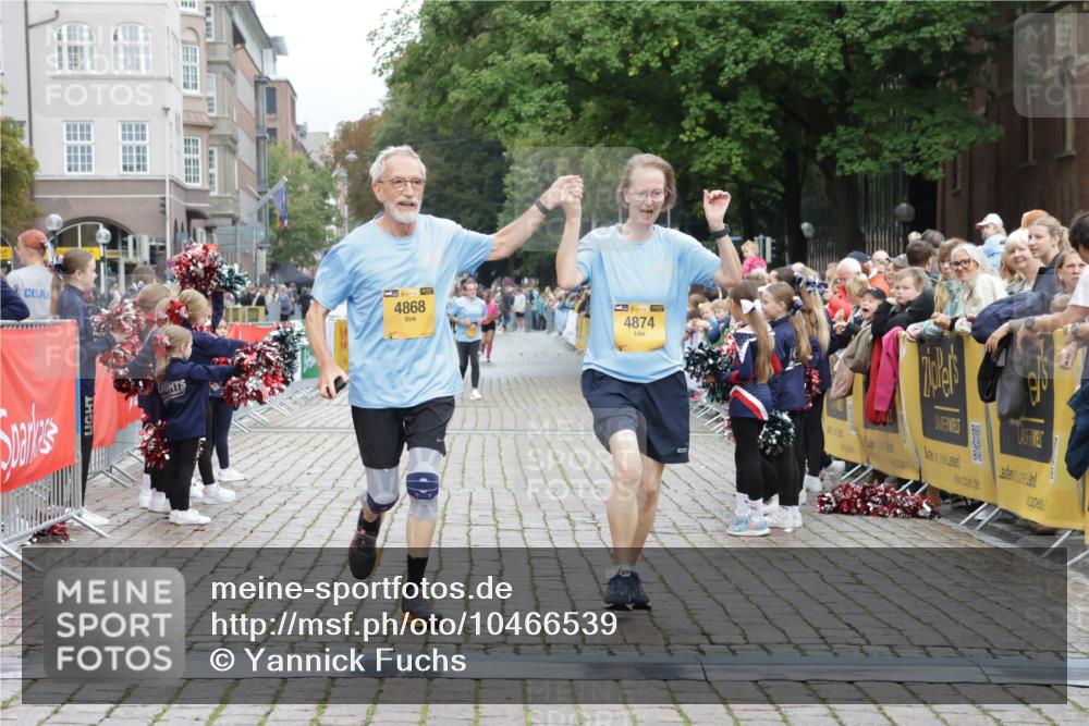 13.09.2026 - Kiel Lauf Yannick Fuchs http://msf.ph/oto/10466539 13.09.2026 10:00:53 Ziel 4868, 4874, 6430, 1396, 1566, 2087, 3531, 6137, 6430, 10169, 293, 5497, 2087, 3531 meine-sportfotos.de