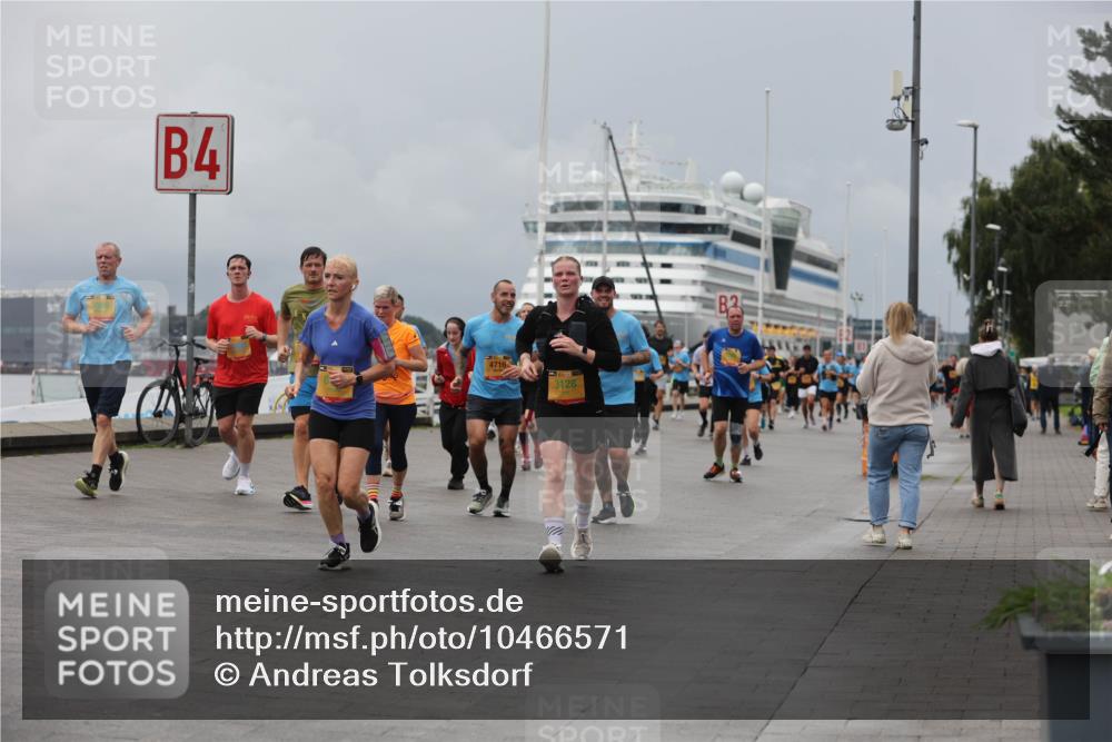 13.09.2026 - Kiel Lauf Andreas Tolksdorf http://msf.ph/oto/10466571 13.09.2026 12:07:15 Kiellinie 3569, 4, 4716, 3128 meine-sportfotos.de