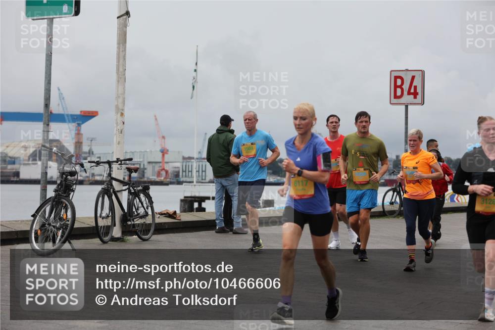 13.09.2026 - Kiel Lauf Andreas Tolksdorf http://msf.ph/oto/10466606 13.09.2026 12:07:17 Kiellinie 3569, 4, 6117, 3126 meine-sportfotos.de