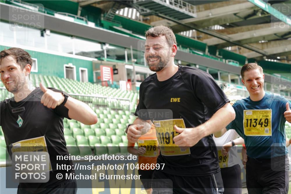 13.09.2026 - 21. swb-Marathon Bremen Michael Burmester http://msf.ph/oto/10466697 13.09.2026 10:35:43 Laufen im Stadion 10093, 10144, 10147, 10152, 10157, 10160, 10173, 10175, 10181, 10182, 10185, 10187, 10195, 10245, 10251, 10263, 10272, 10275, 10278, 10291, 10306, 10309, 10338, 10356, 10357, 10367, 10368, 10369, 10377, 10382, 10403, 10409, 10411, 10420, 10427, 10439, 10473, 10477, 10481, 10485, 10492, 10528, 10531, 10559, 10560, 10569, 10607, 10617, 10636, 10639, 10669, 10671, 10672, 10677, 10715, 10828, 10914, 10928, 11162, 11343, 11803, 11965, 10146, 10222 meine-sportfotos.de