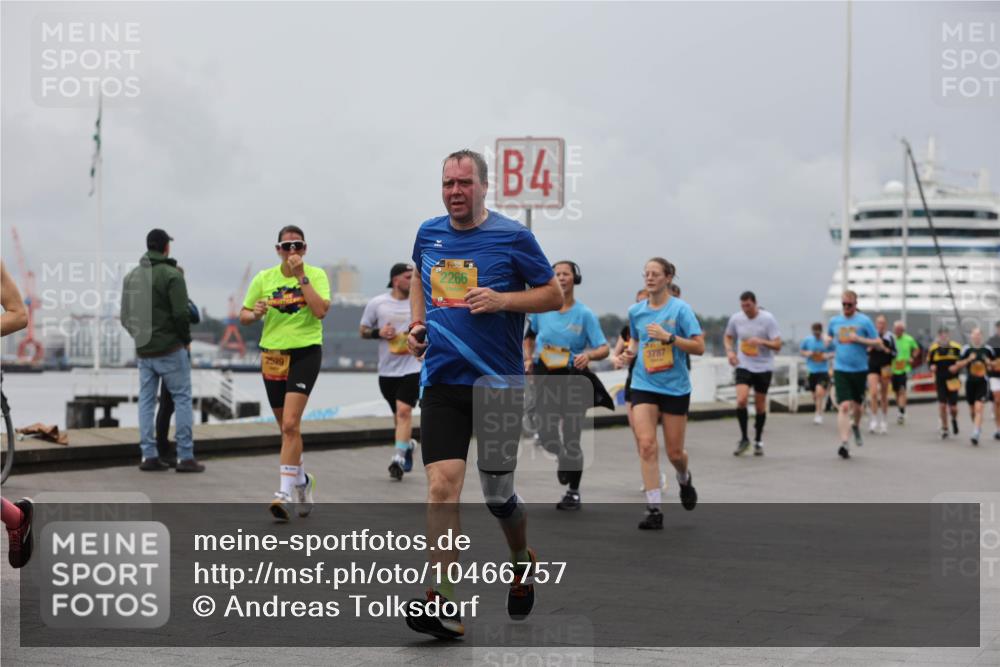 13.09.2026 - Kiel Lauf Andreas Tolksdorf http://msf.ph/oto/10466757 13.09.2026 12:07:23 Kiellinie 38, 2266, 4, 3787 meine-sportfotos.de