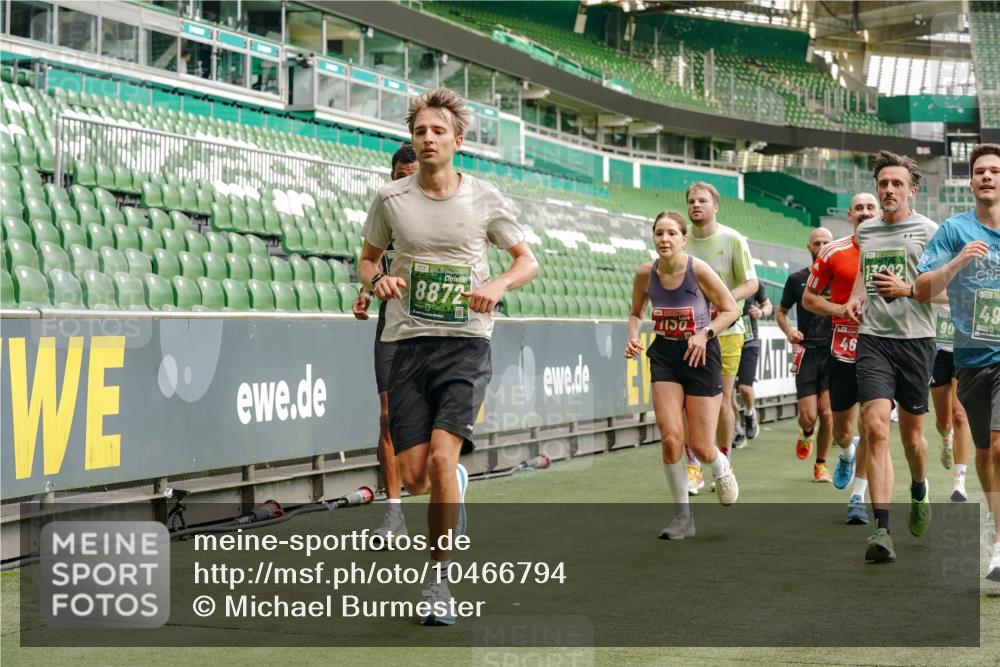 13.09.2026 - 21. swb-Marathon Bremen Michael Burmester http://msf.ph/oto/10466794 13.09.2026 12:57:02 Laufen im Stadion 307, 334, 411, 431, 465, 655, 769, 776, 854, 857, 876, 909, 926, 948, 1010, 1130, 1254, 1535, 1537, 1601, 1750, 1752, 1809, 1881, 1900, 1972, 2001, 2040, 2051, 2075, 2122, 2260, 2324, 2371, 2402, 2423, 2473, 2493, 2535, 2604, 2634, 2640, 2671, 2761, 2812, 2903, 2904, 2948, 3051, 3078, 3119, 3182, 3202, 3290, 3348, 3411, 3450, 3458, 3508, 3514, 3634, 3685, 3690, 3760, 3813, 3866, 3939, 4101, 4135, 4171, 4316, 4319, 4413, 4455, 4479, 4733, 5277, 5430, 5530 meine-sportfotos.de