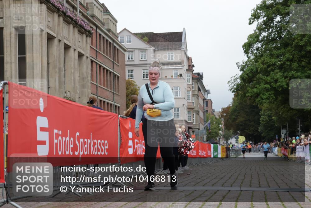 13.09.2026 - Kiel Lauf Yannick Fuchs http://msf.ph/oto/10466813 13.09.2026 10:01:31 Ziel 2574, 293, 5497, 6719, 8730, 4702, 4868, 4874 meine-sportfotos.de