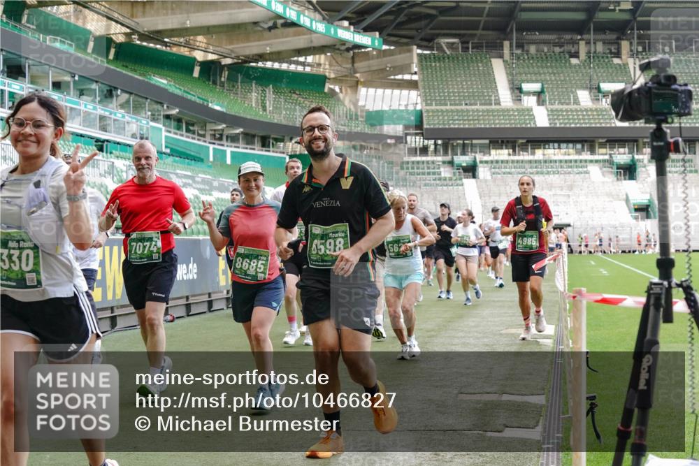 13.09.2026 - 21. swb-Marathon Bremen Michael Burmester http://msf.ph/oto/10466827 13.09.2026 13:13:31 Laufen im Stadion 118, 183, 270, 278, 349, 460, 514, 576, 600, 631, 695, 702, 768, 933, 950, 956, 1005, 1143, 1286, 1334, 1392, 1408, 1426, 1573, 1596, 1641, 1991, 2005, 2024, 2035, 2079, 2233, 2264, 2336, 2377, 2387, 2398, 2412, 2439, 2457, 2461, 2478, 2505, 2521, 2540, 2564, 2612, 2665, 2684, 2693, 2765, 2773, 2792, 2815, 2816, 2829, 2860, 2884, 2887, 2895, 2921, 2963, 2966, 2972, 2975, 3016, 3111, 3143, 3155, 3209, 3253, 3277, 3293, 3304, 3313, 3378, 3405, 3428, 3434, 3653, 3661 meine-sportfotos.de