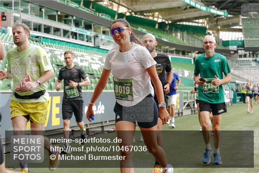 13.09.2026 - 21. swb-Marathon Bremen Michael Burmester http://msf.ph/oto/10467036 13.09.2026 12:57:06 Laufen im Stadion 307, 334, 411, 431, 465, 655, 769, 776, 854, 857, 876, 909, 926, 948, 1010, 1130, 1254, 1535, 1537, 1601, 1750, 1752, 1809, 1881, 1900, 1972, 2001, 2040, 2046, 2051, 2075, 2122, 2260, 2324, 2371, 2402, 2423, 2473, 2493, 2535, 2604, 2634, 2640, 2671, 2761, 2812, 2903, 2904, 2948, 3051, 3078, 3119, 3182, 3202, 3290, 3319, 3348, 3411, 3450, 3458, 3508, 3514, 3634, 3685, 3690, 3760, 3813, 3866, 3939, 4101, 4135, 4171, 4316, 4319, 4413, 4455, 4479, 4733 meine-sportfotos.de