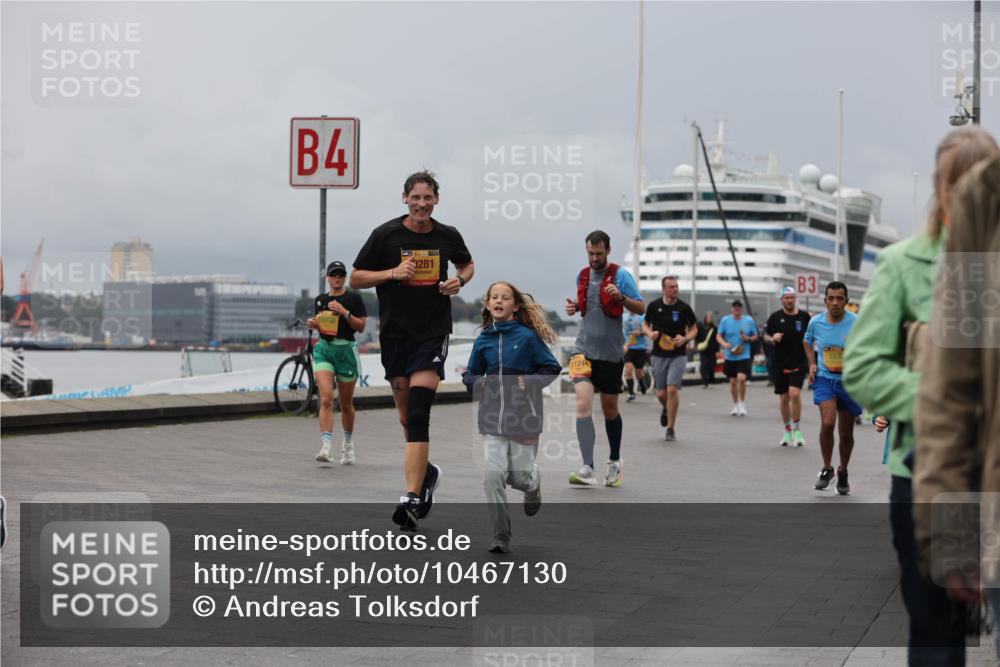 13.09.2026 - Kiel Lauf Andreas Tolksdorf http://msf.ph/oto/10467130 13.09.2026 12:07:39 Kiellinie 4, 10738, 3281, 1124, 3, 163 meine-sportfotos.de