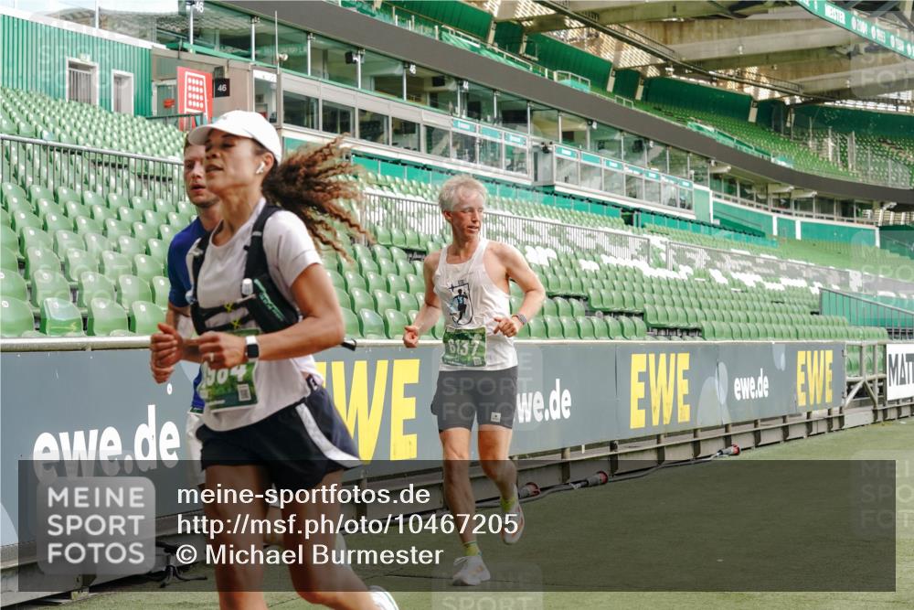 13.09.2026 - 21. swb-Marathon Bremen Michael Burmester http://msf.ph/oto/10467205 13.09.2026 12:57:10 Laufen im Stadion 307, 334, 411, 431, 465, 769, 776, 854, 857, 876, 909, 926, 948, 1010, 1130, 1191, 1199, 1254, 1535, 1601, 1750, 1752, 1809, 1881, 1900, 1972, 2001, 2040, 2046, 2051, 2075, 2122, 2260, 2324, 2371, 2402, 2423, 2473, 2493, 2535, 2604, 2634, 2640, 2671, 2761, 2812, 2903, 2904, 2948, 3051, 3078, 3119, 3182, 3202, 3290, 3319, 3348, 3411, 3450, 3458, 3508, 3514, 3634, 3685, 3690, 3760, 3813, 3866, 3939, 4101, 4135, 4171, 4316, 4319, 4455, 4479 meine-sportfotos.de