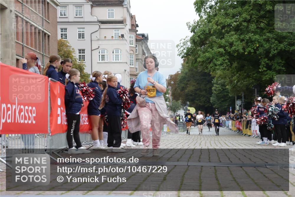 13.09.2026 - Kiel Lauf Yannick Fuchs http://msf.ph/oto/10467229 13.09.2026 10:03:26 Ziel 11633, 317, 6553, 8249, 11629, 543, 3273, 6494 meine-sportfotos.de